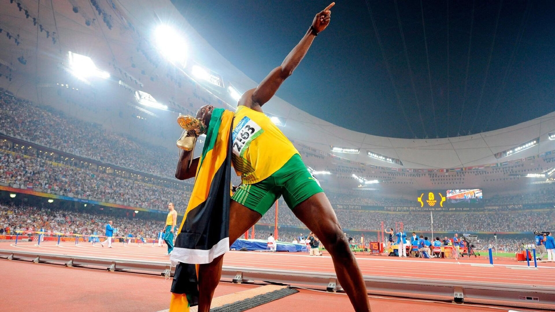 “雪地飙车：北极圈的冰雪战神”，极地雪橇车